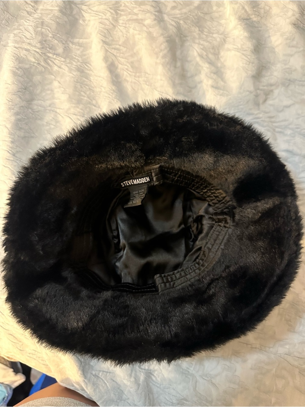 Steve Madden Black Faux Fur Bucket Hat with Gold Logo - Picture 4 of 4